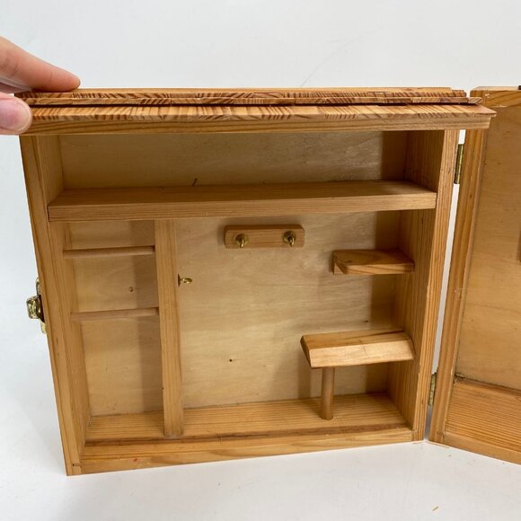 Breyer Brown Vintage Horse Barn Playset | Includes Dolls & Accessories - Picture 4 of 11